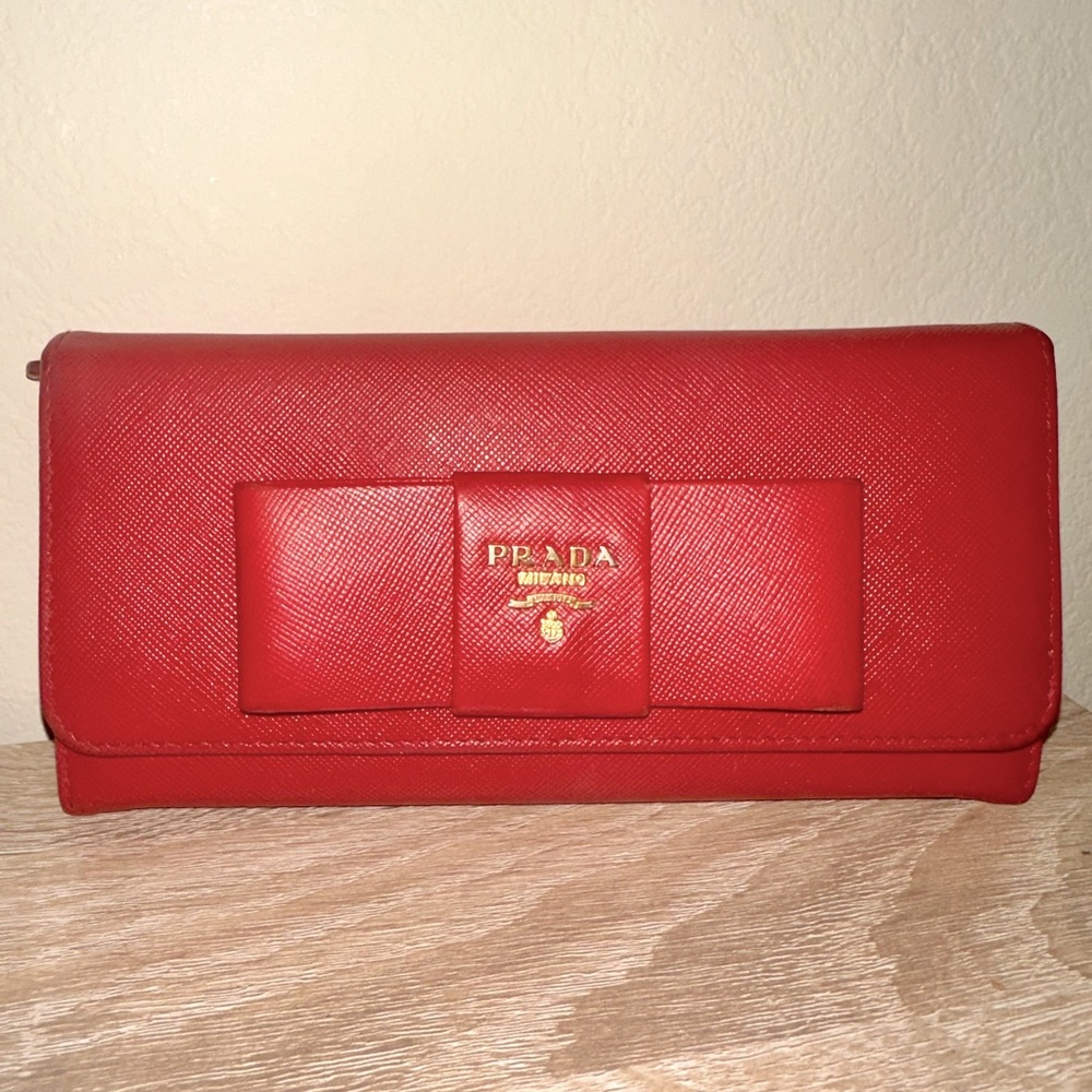 Prada Red Saffiano Lux Leather Bow Flap
Continental Wallet